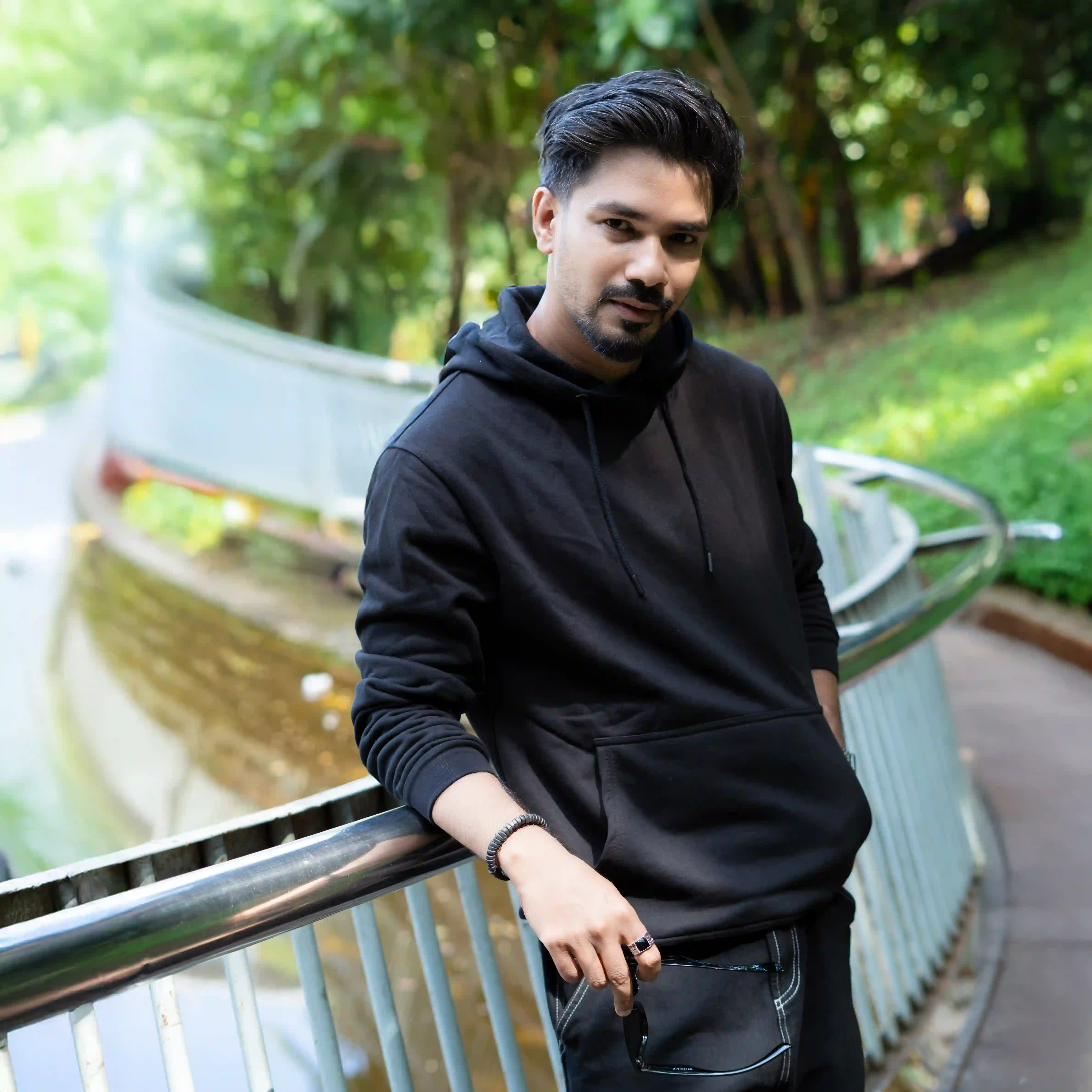 Classic Solid Hoodie (Single)- Black